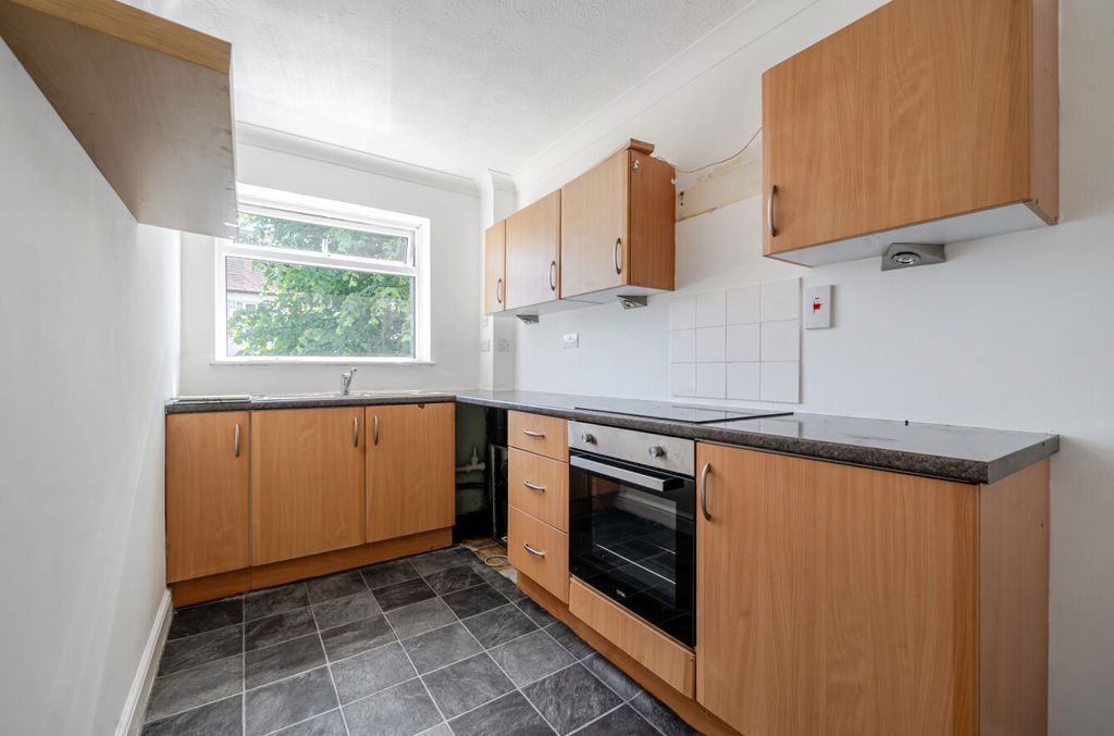 Property photo 2 of 9 Kitchen