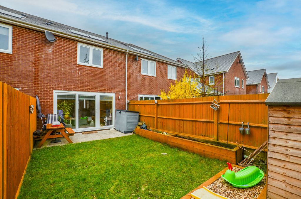 Property photo 2 of 21