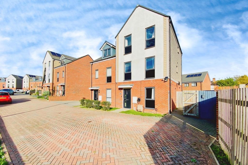 Property photo 1 of 26