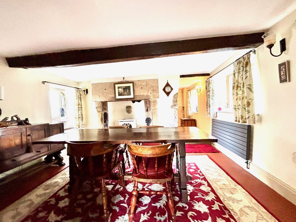 Property photo 3 of 33