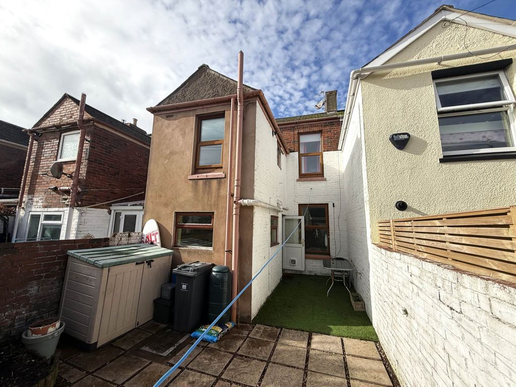 Property photo 3 of 11