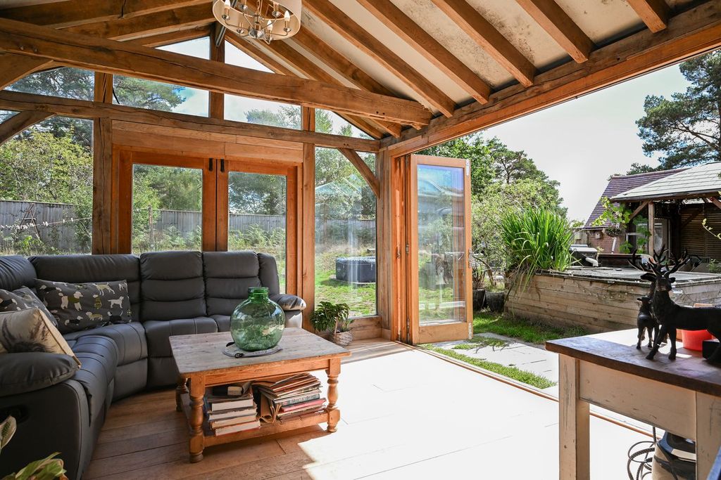 Property photo 2 of 9