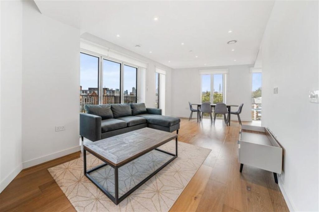Property photo 1 of 19 (Main)