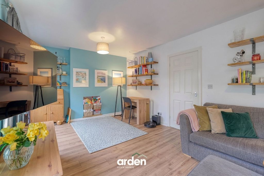 Property photo 2 of 16