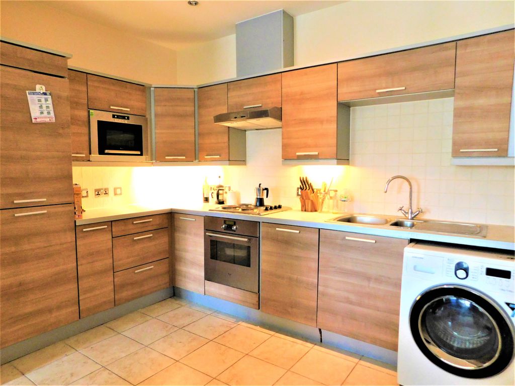 Property photo 2 of 8