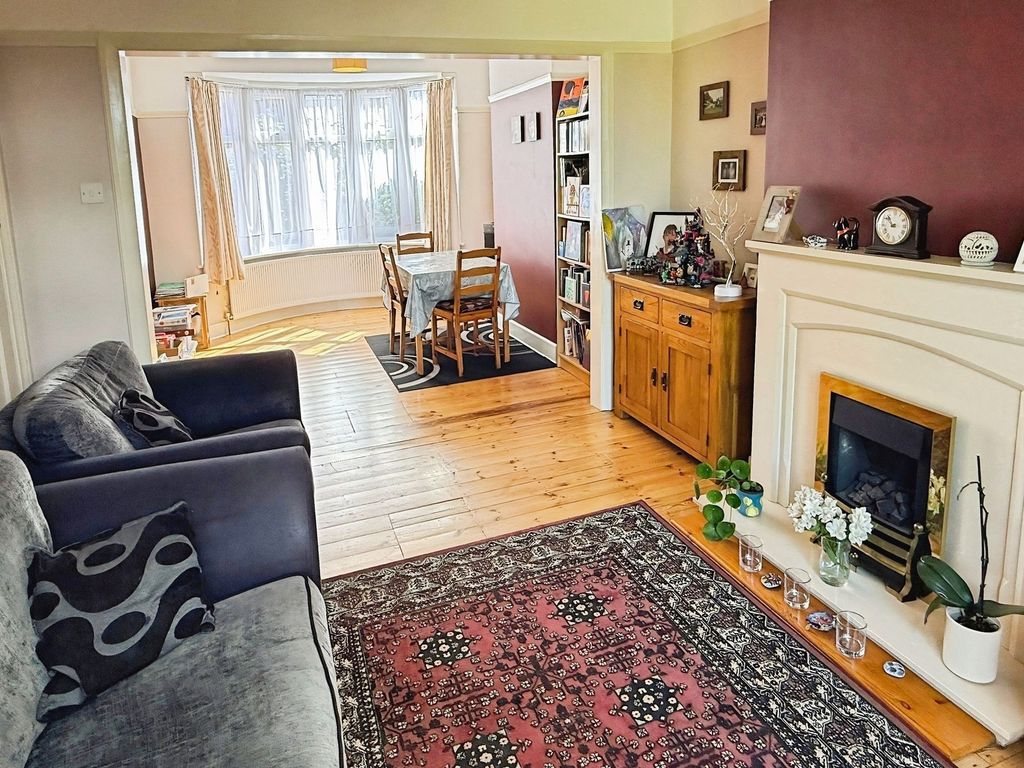 Property photo 2 of 23
