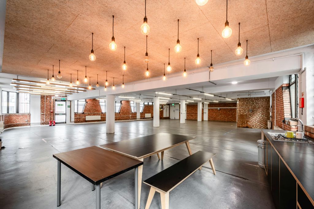 Property photo 3 of 14 Bayford St Bus' Centre U8 - Low Res 10.Jpg