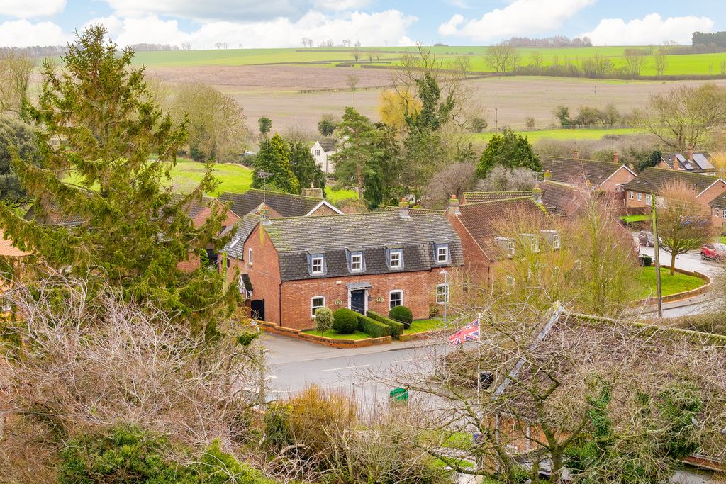 Property photo 1 of 29