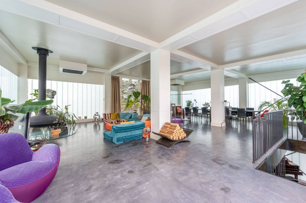 Property photo 1 of 55