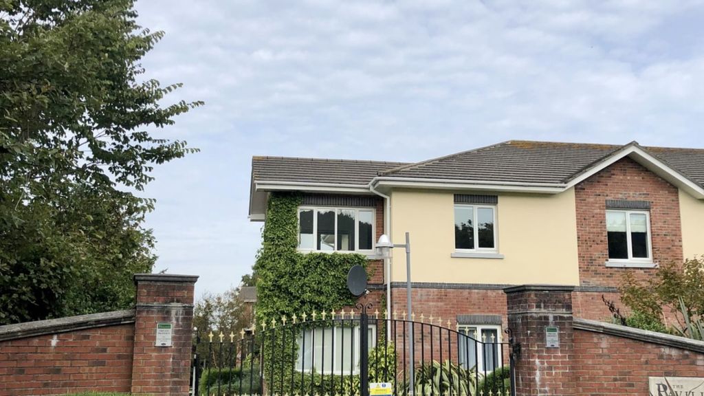 Property photo 1 of 11