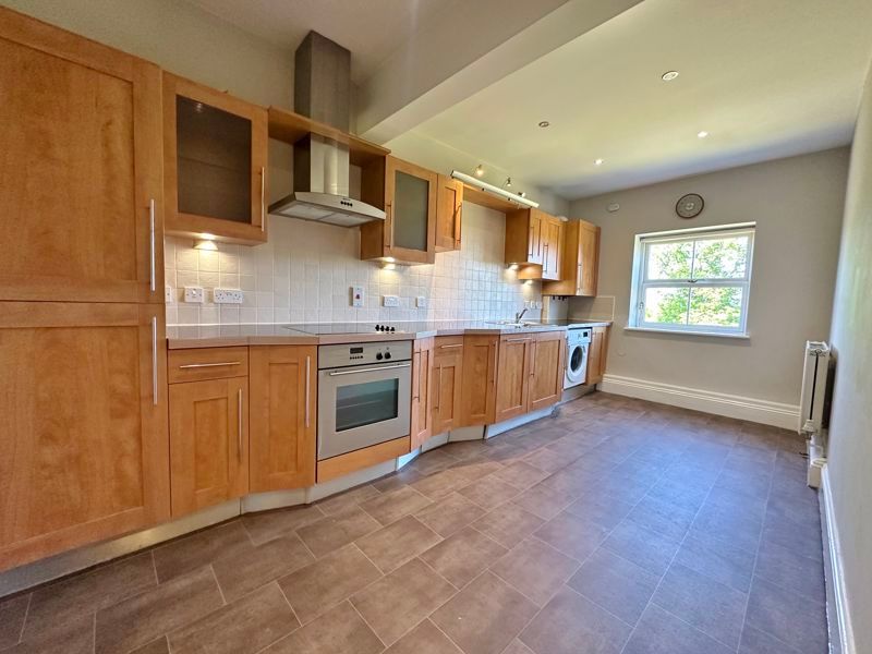 Property photo 3 of 16 Photo 8