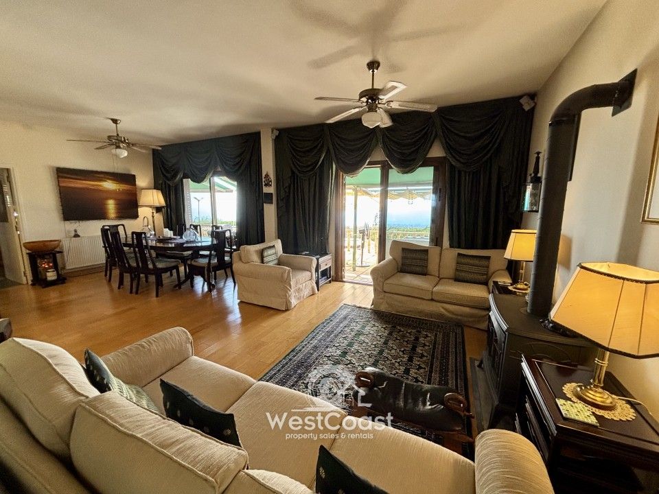 Property photo 2 of 49