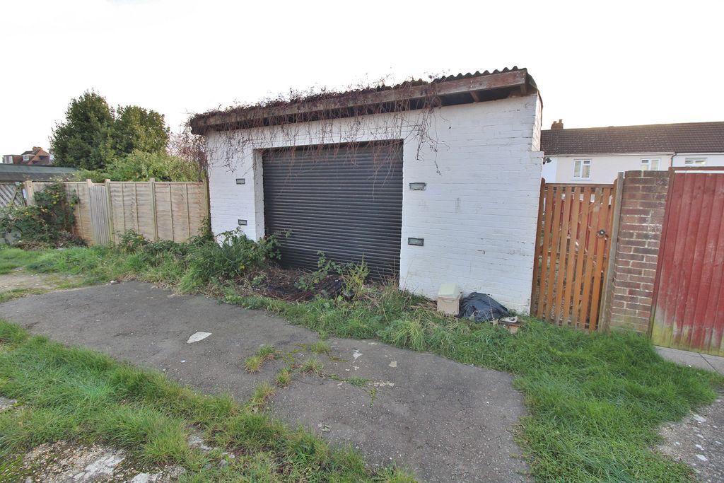 Property photo 3 of 14