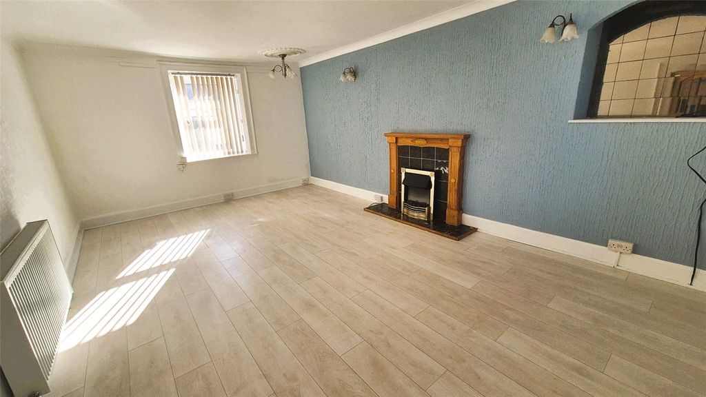 Property photo 2 of 16 Picture No. 02