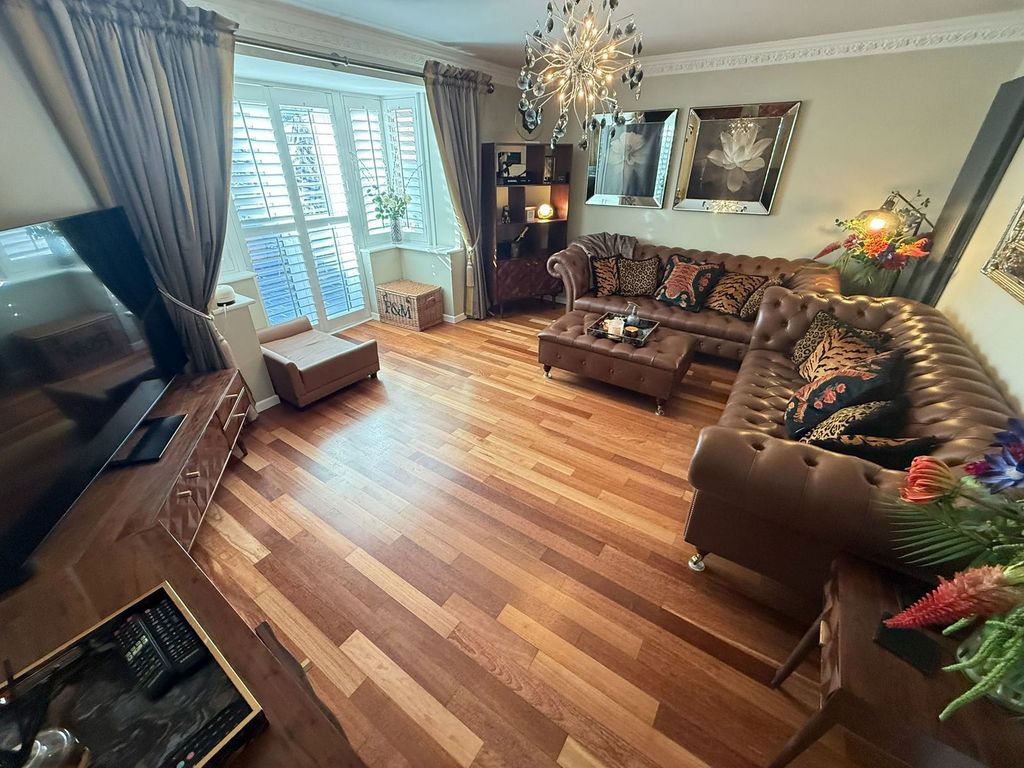 Property photo 2 of 35