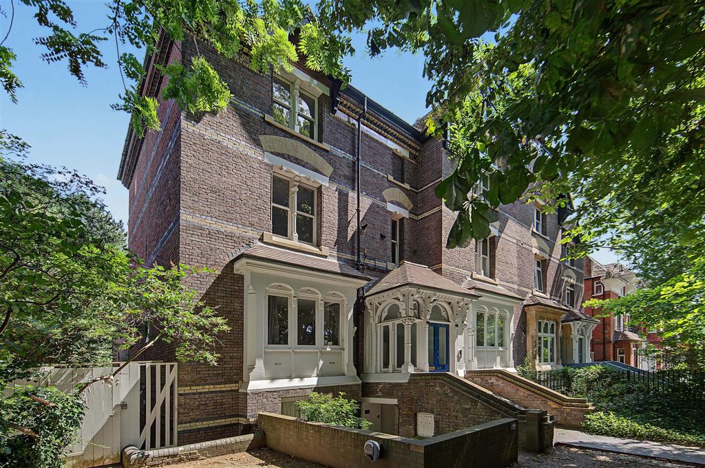 Property photo 1 of 11 Exterior