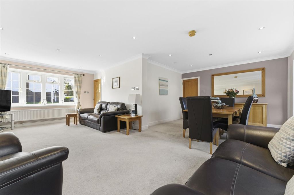 Property photo 2 of 21 09-A7409147.Jpg