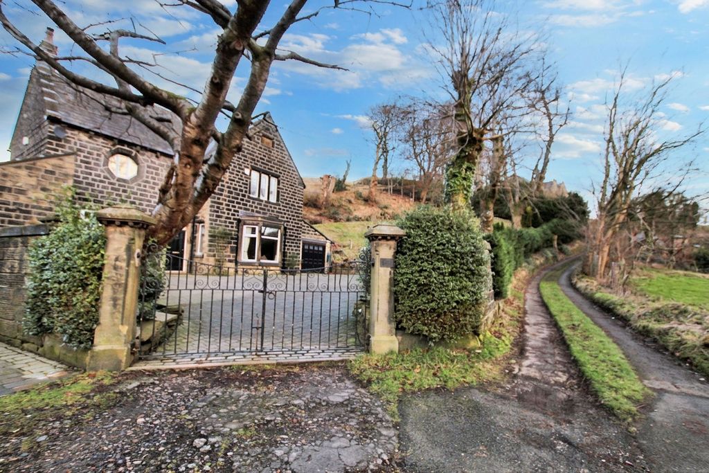 Property photo 1 of 39