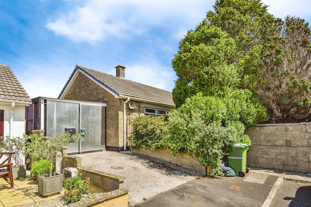 Property photo 1 of 18