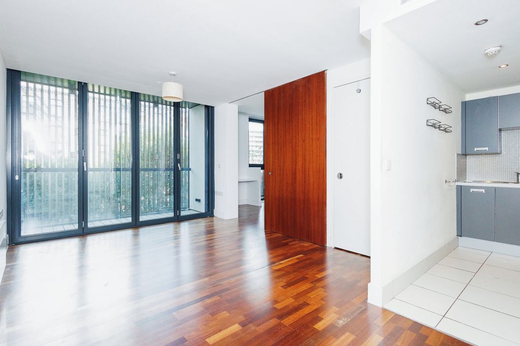 Property photo 1 of 15 Photography