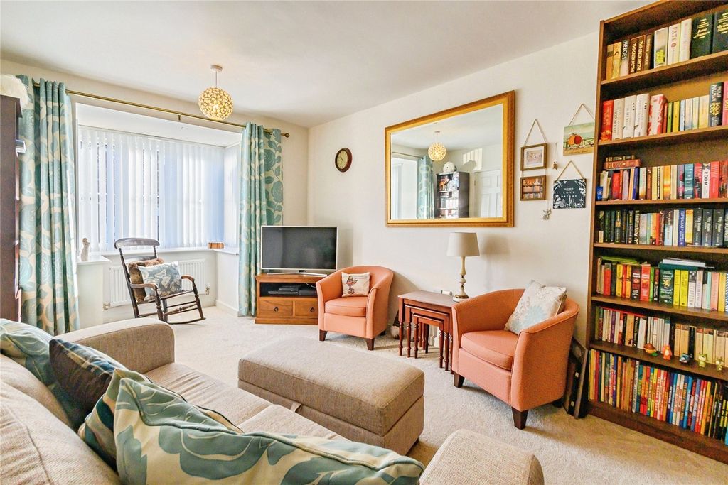 Property photo 2 of 27 Living Room