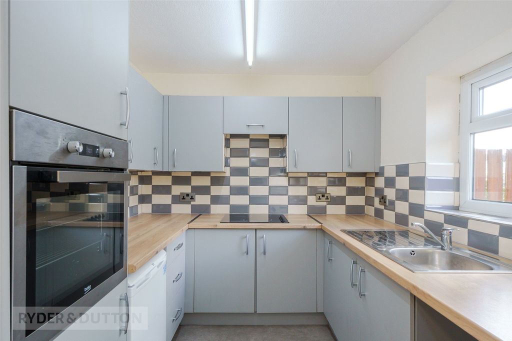 Property photo 3 of 22 Kitchen