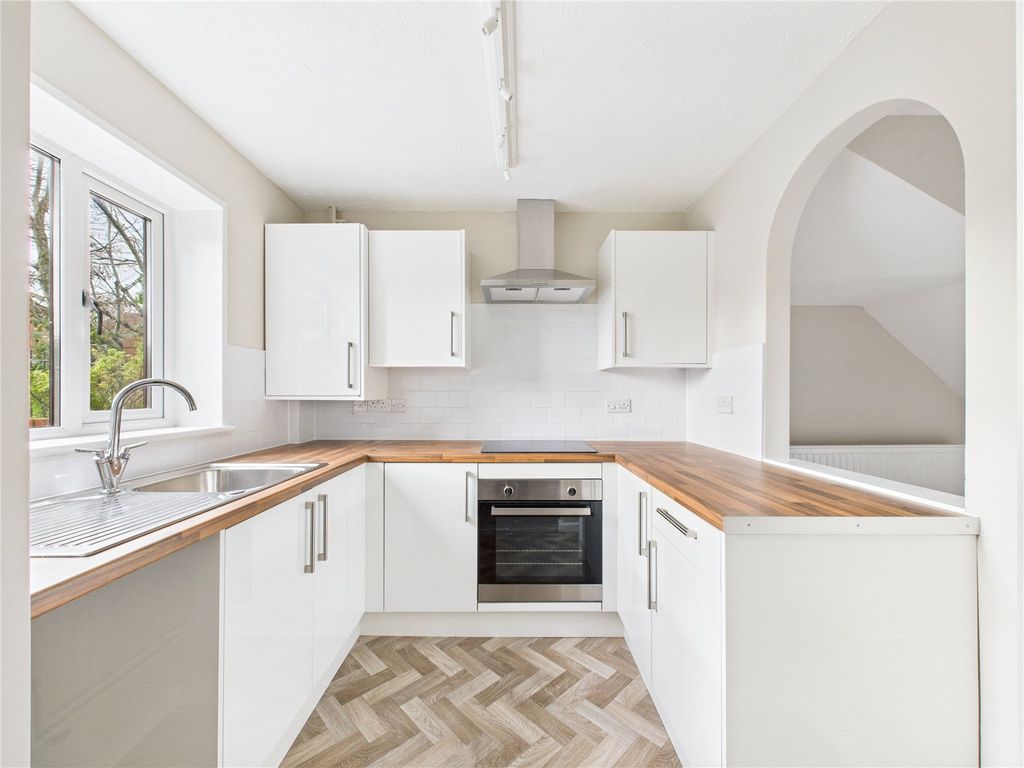 Property photo 3 of 12 Picture No. 02