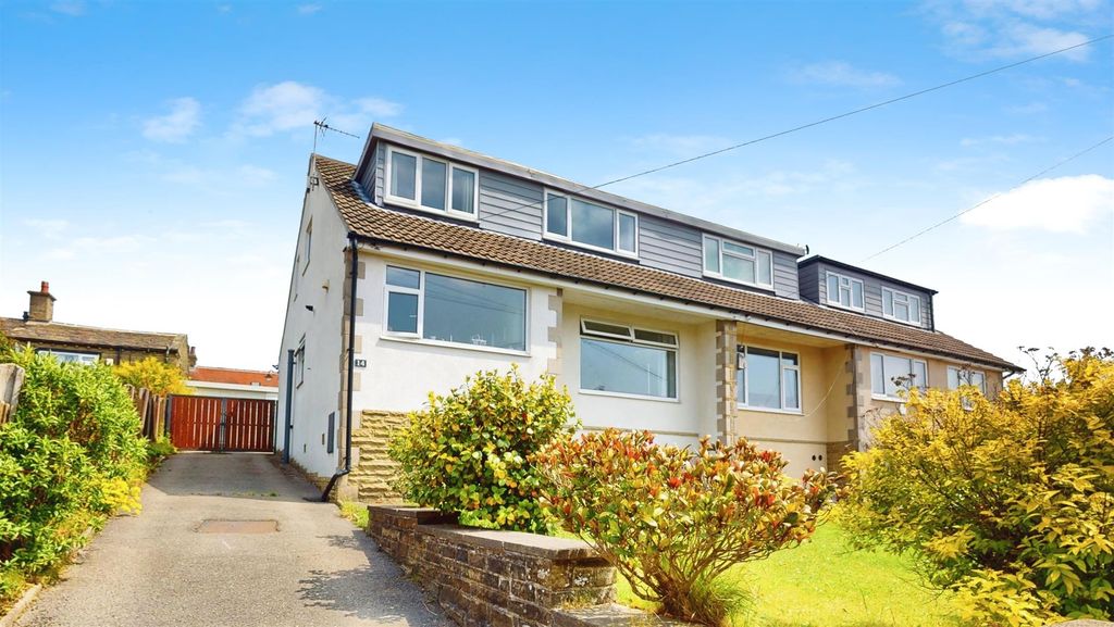 Property photo 1 of 16 External