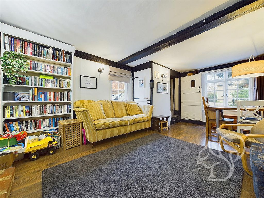 Property photo 2 of 27 Lounge