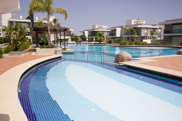 Property photo 3 of 14 Luxury 2-Bed Side Apartment- Free-Form Communal Pool