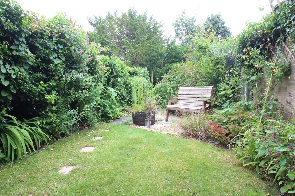 Property photo 2 of 20