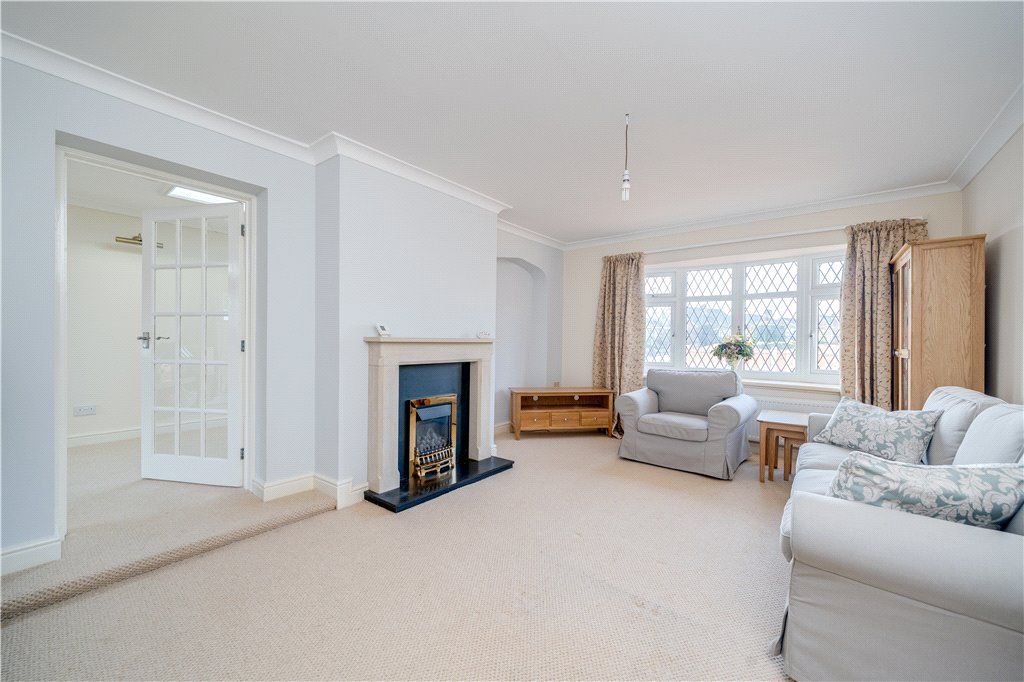 Property photo 2 of 11 Sitting Room