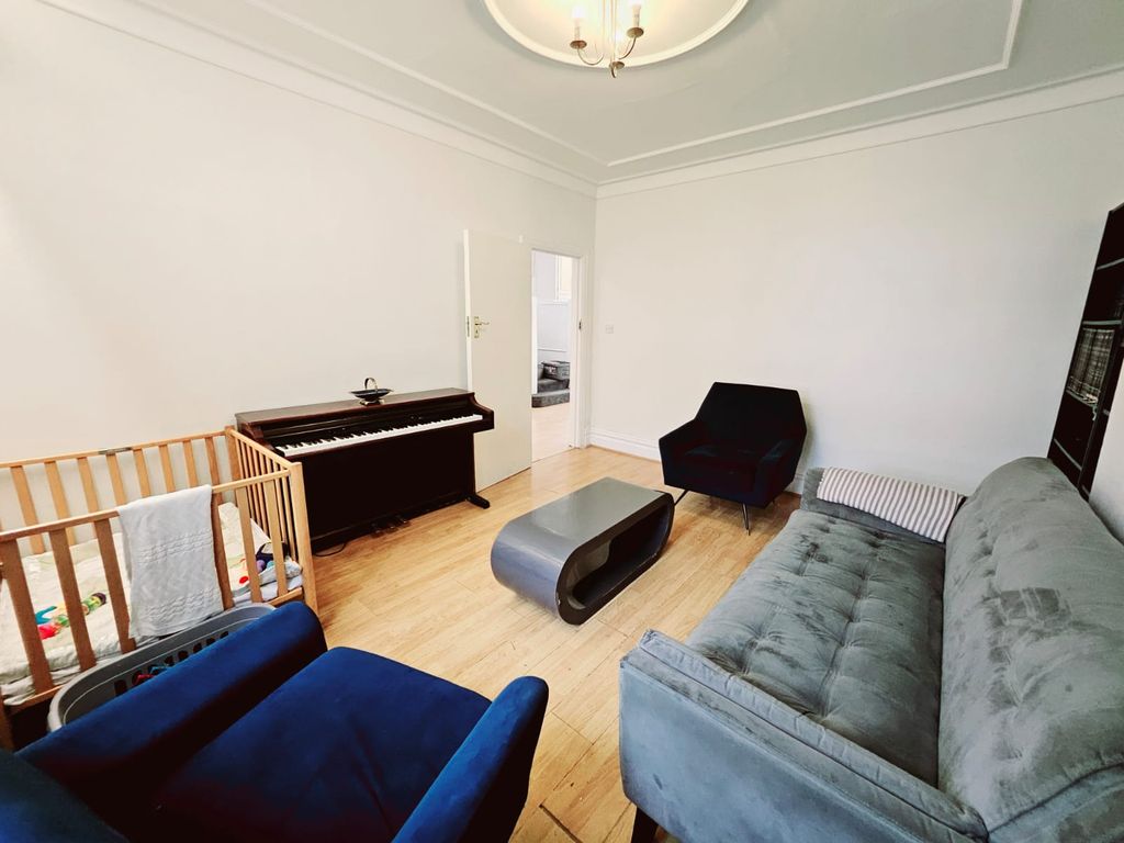 Property photo 3 of 23