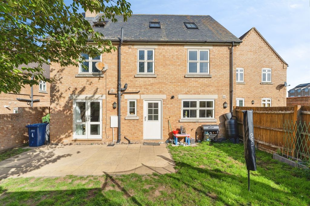 Property photo 2 of 24