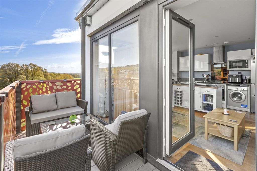 Property photo 1 of 10 Balcont