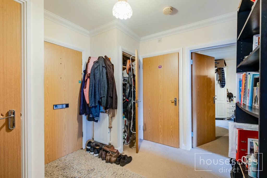 Property photo 2 of 8