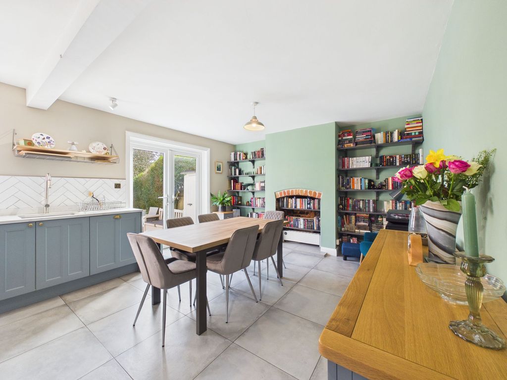 Property photo 3 of 29 Dining Kitchen