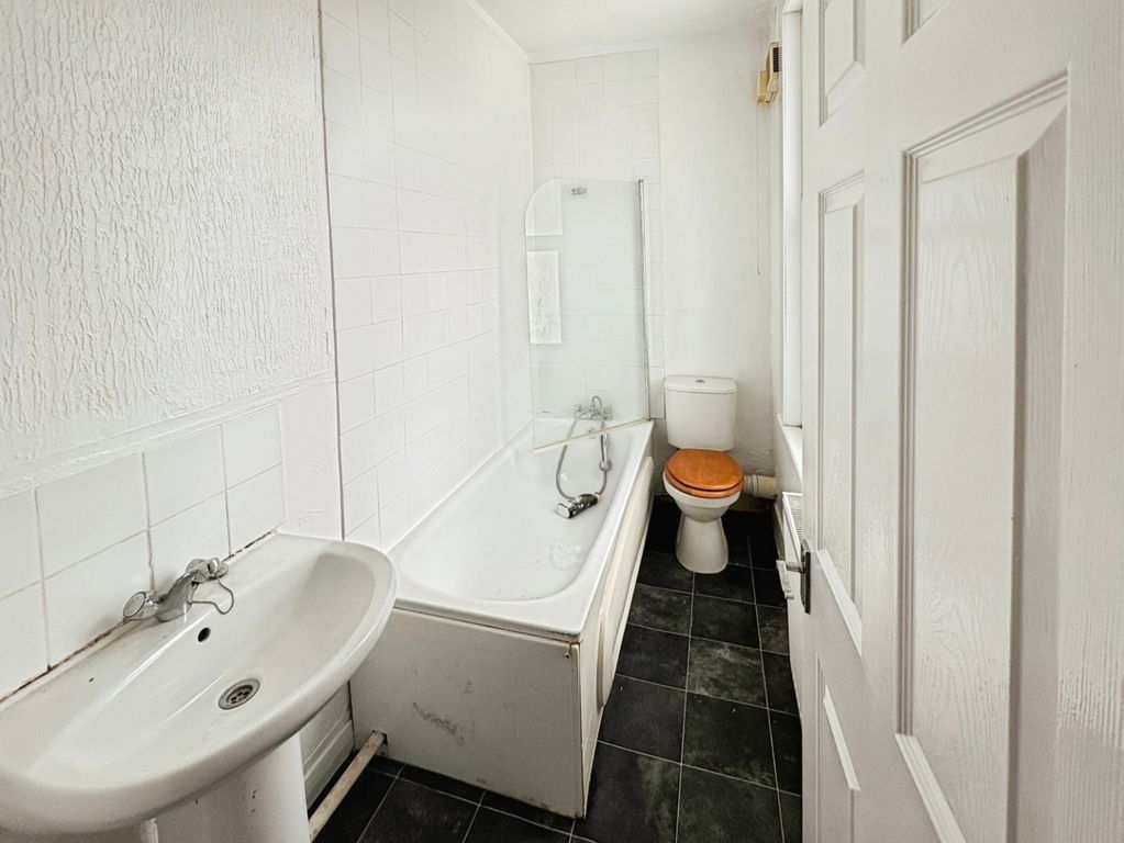 Property photo 3 of 6 Bathroom