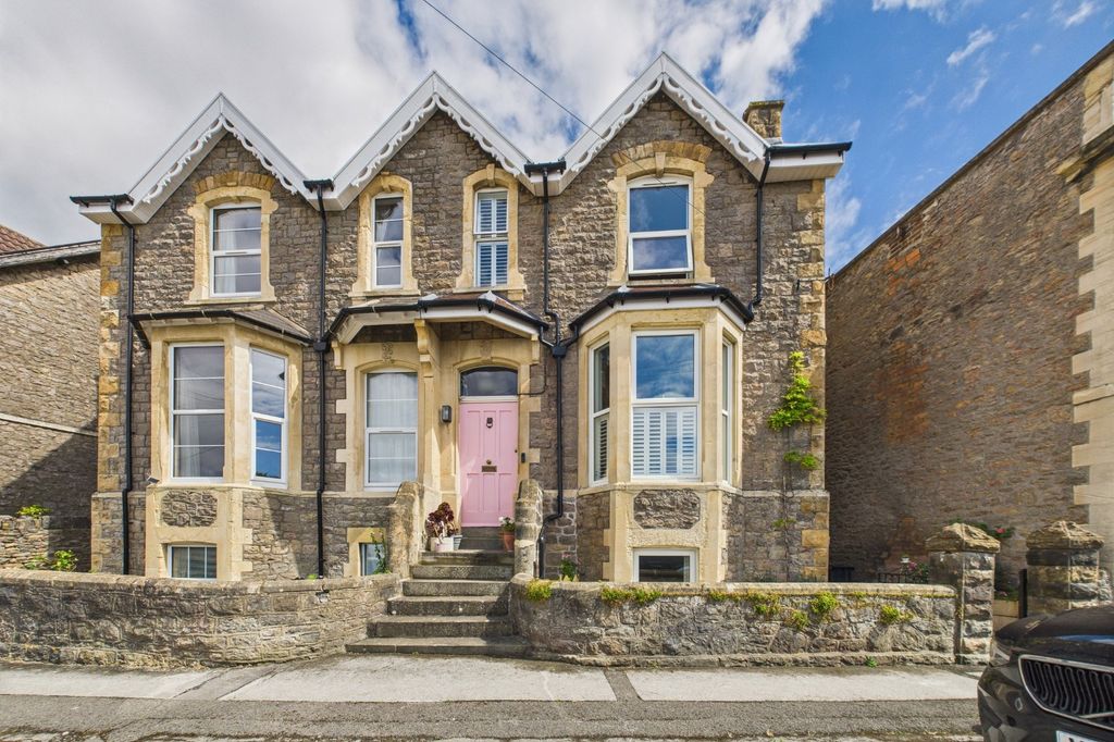 Property photo 1 of 14 Front