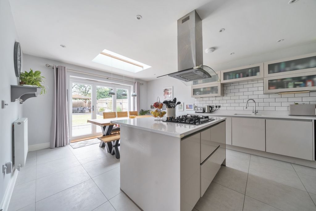 Property photo 3 of 24 1297268-24-683856...