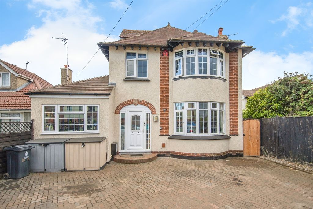 Property photo 1 of 17