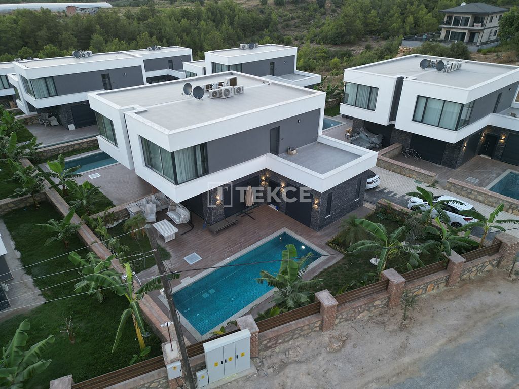 Property photo 1 of 30