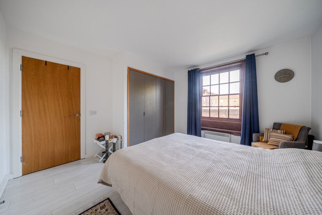 Property photo 2 of 20 1534636-2-6Ae21A0...