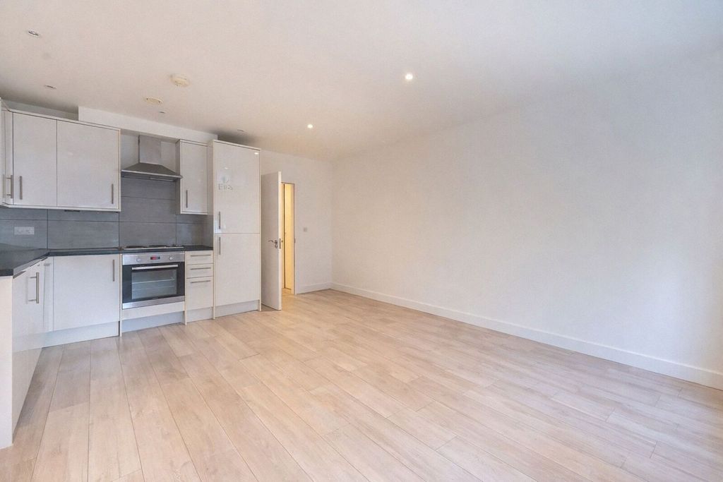 Property photo 1 of 4