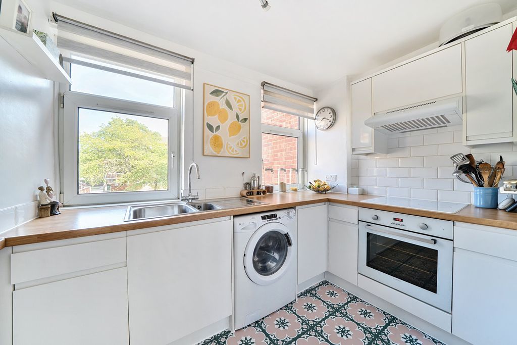 Property photo 2 of 14 Kitchen