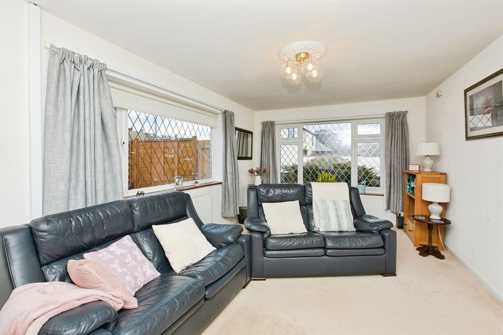 Property photo 2 of 21