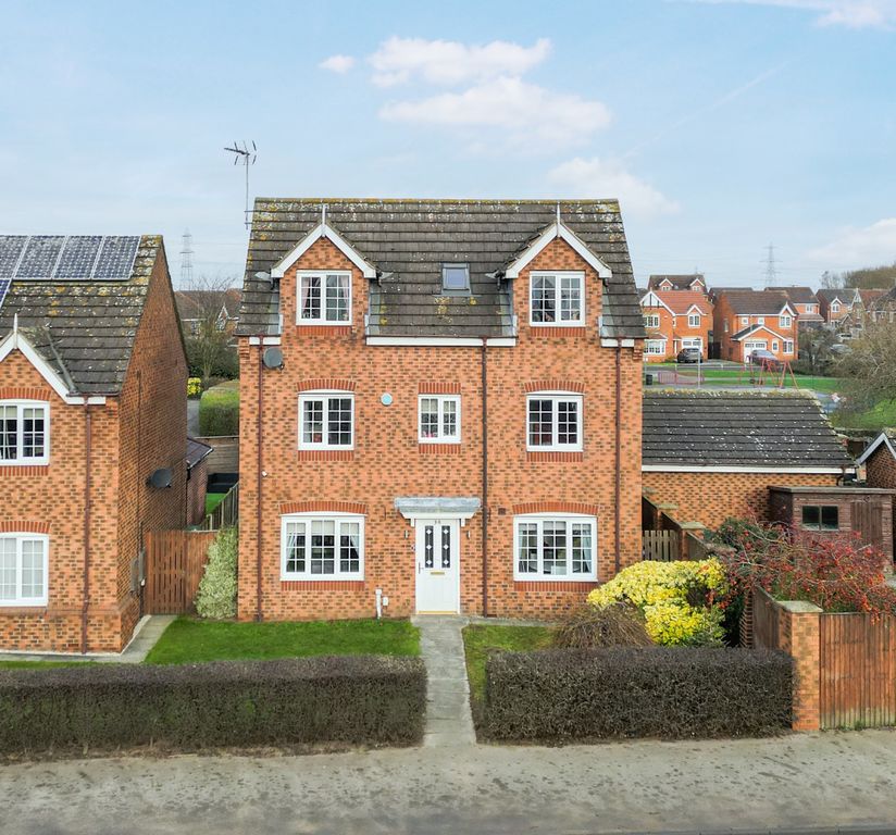 Property photo 1 of 16 Front (1)