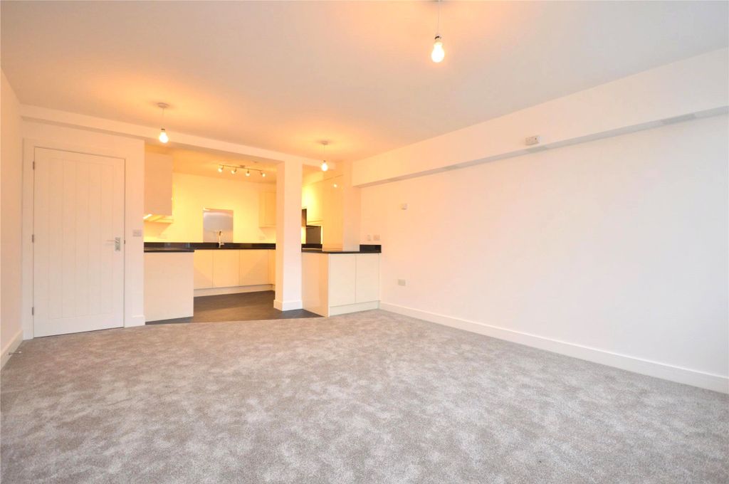 Property photo 3 of 9 Lounge