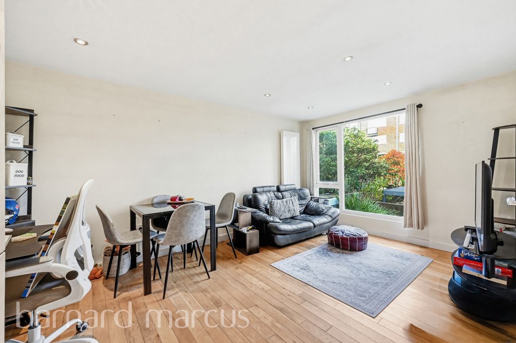 Property photo 3 of 8 Image