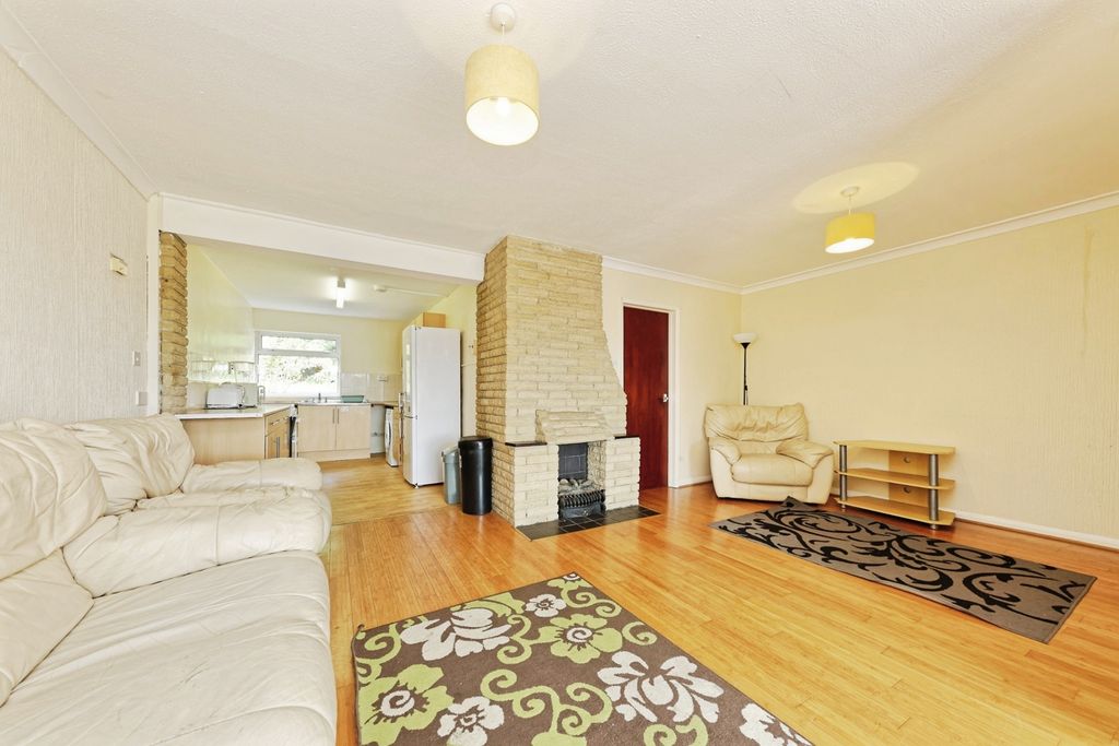 Property photo 3 of 17 Photo